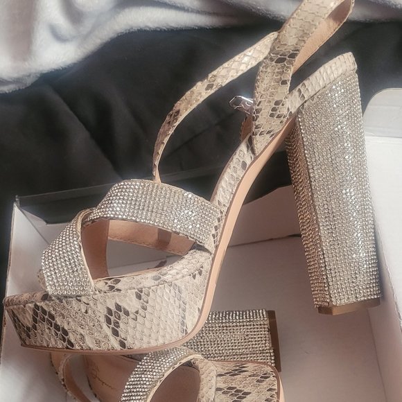 Snake print and silver heel - Picture 1 of 4